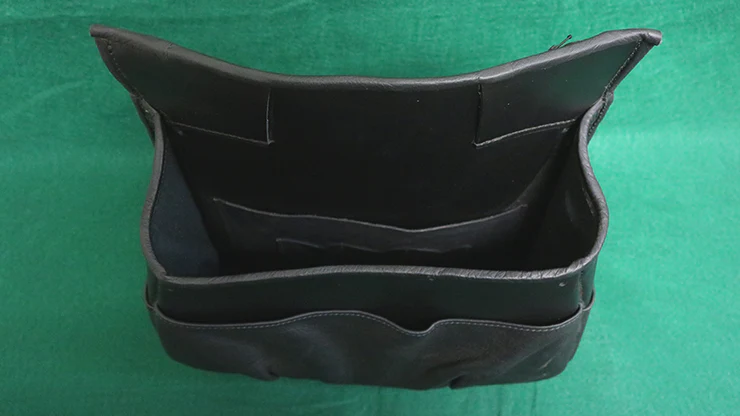 BUSKER POUCH by The Ambitious Card - Trick - Image 3