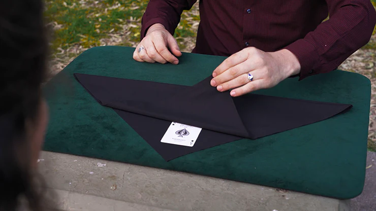 Thin Air (Gimmicks and Online Instructions) by Ignacio Lopez - Trick - Image 3